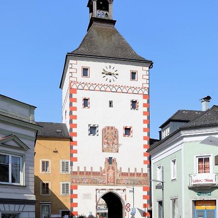 Stadthotel Restaurant Auerhahn Vocklabruck Bagian luar foto