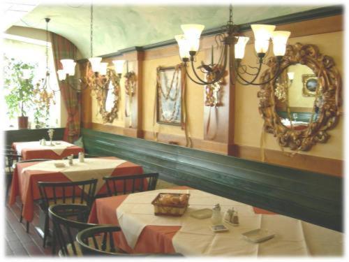 Stadthotel Restaurant Auerhahn Vocklabruck Bagian luar foto