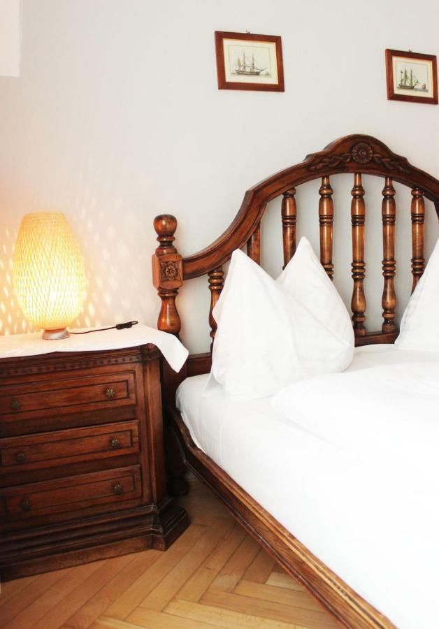 Stadthotel Restaurant Auerhahn Vocklabruck Bagian luar foto
