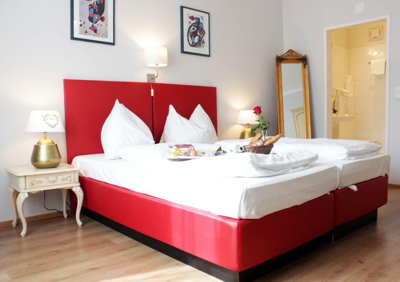Stadthotel Restaurant Auerhahn Vocklabruck Bagian luar foto